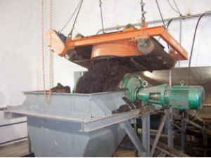 自卸式小黄片真人视频生产现场